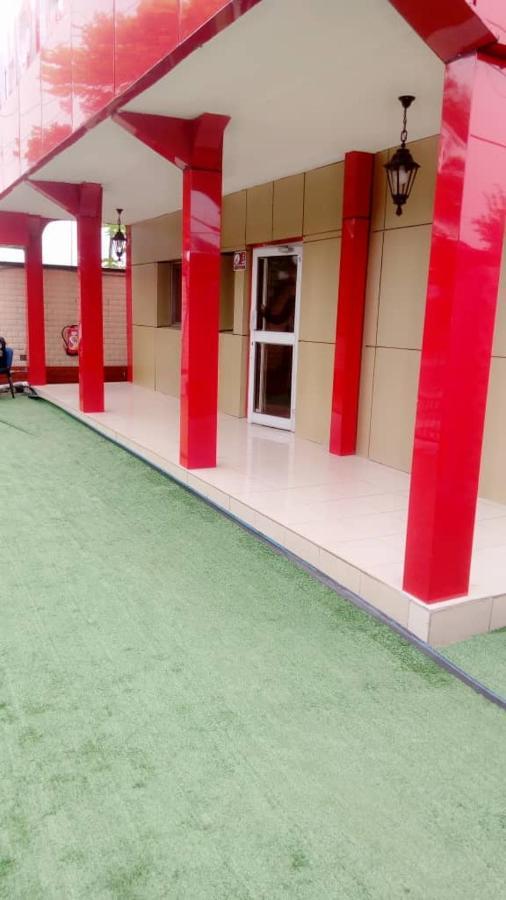 Fini Hotel Bobende Limbe Exterior foto
